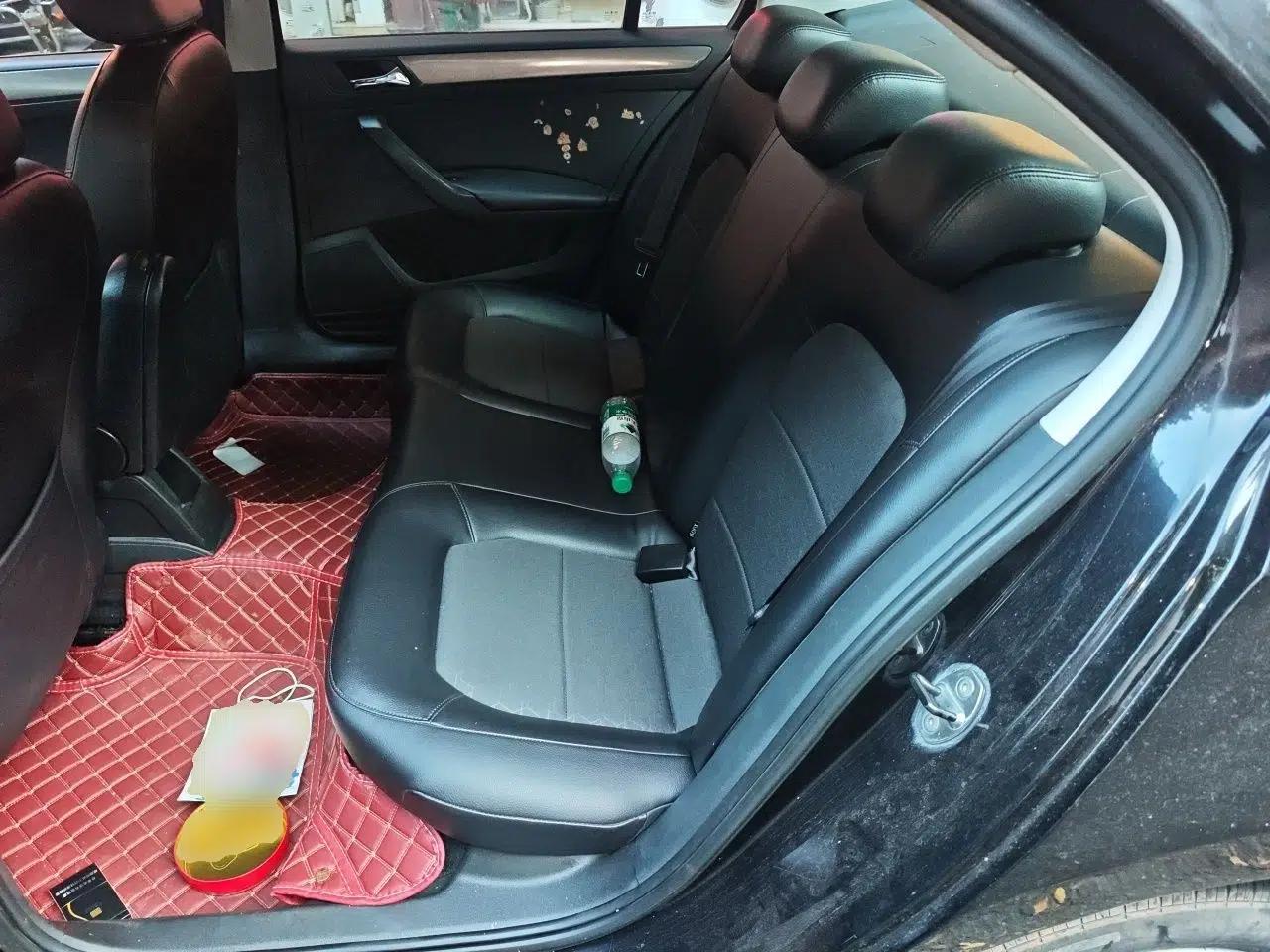 Volkswagen Santana 2013 1.6L Manual Comfort Edition — миниатюра 17