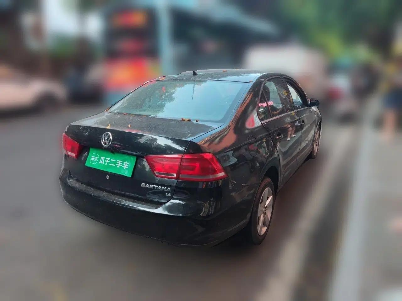 Volkswagen Santana 2013 1.6L Manual Comfort Edition — миниатюра 6