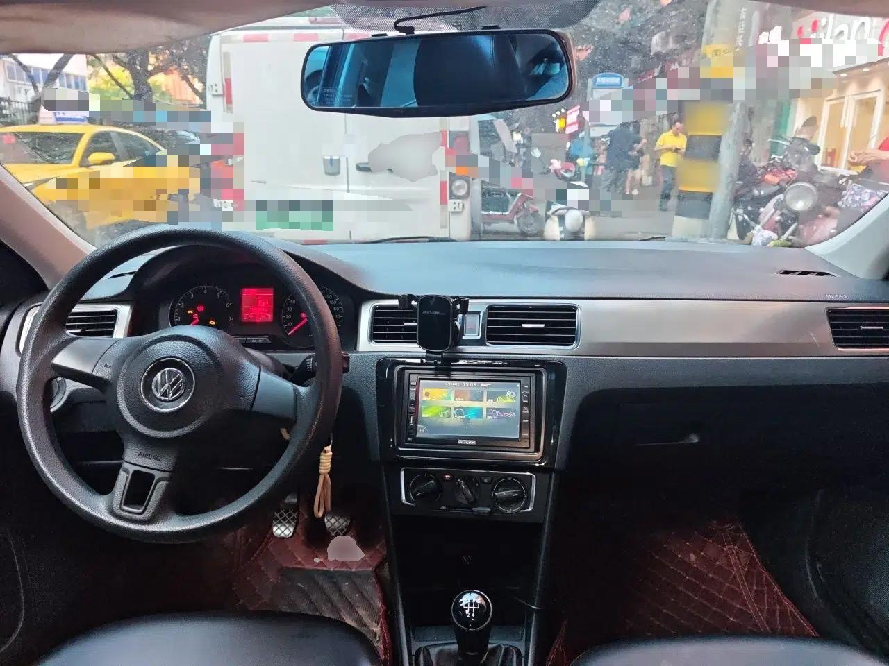 Volkswagen Santana 2013 1.6L Manual Comfort Edition — миниатюра 9