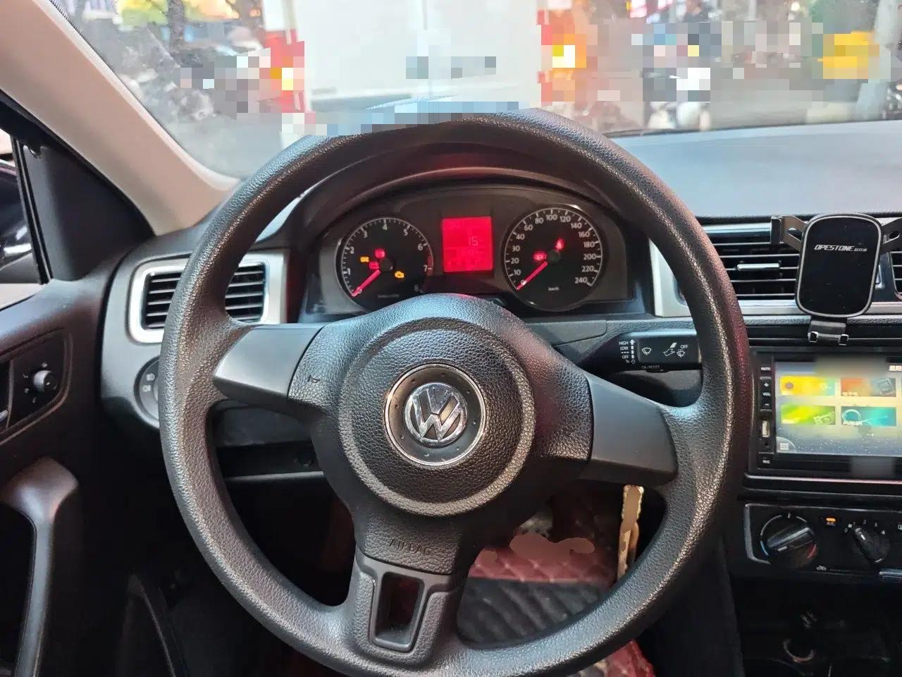 Volkswagen Santana 2013 1.6L Manual Comfort Edition — миниатюра 10