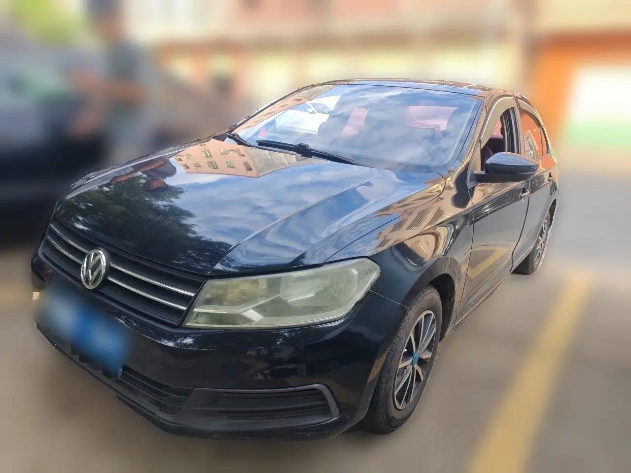 Volkswagen Santana 2016 1.6L Manual Fashion Edition — миниатюра 1