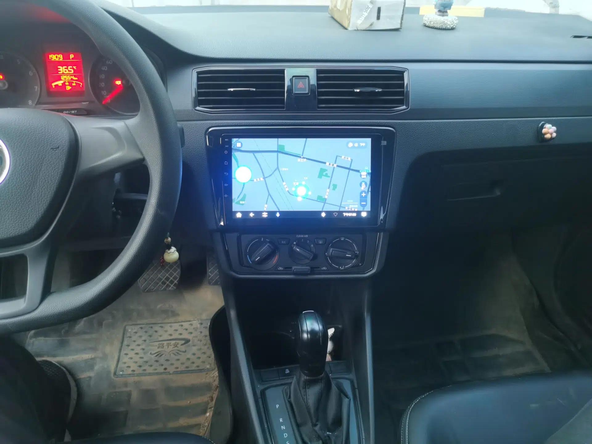 Volkswagen Santana 2021 1.5L Automatic Fashion Edition — миниатюра 13