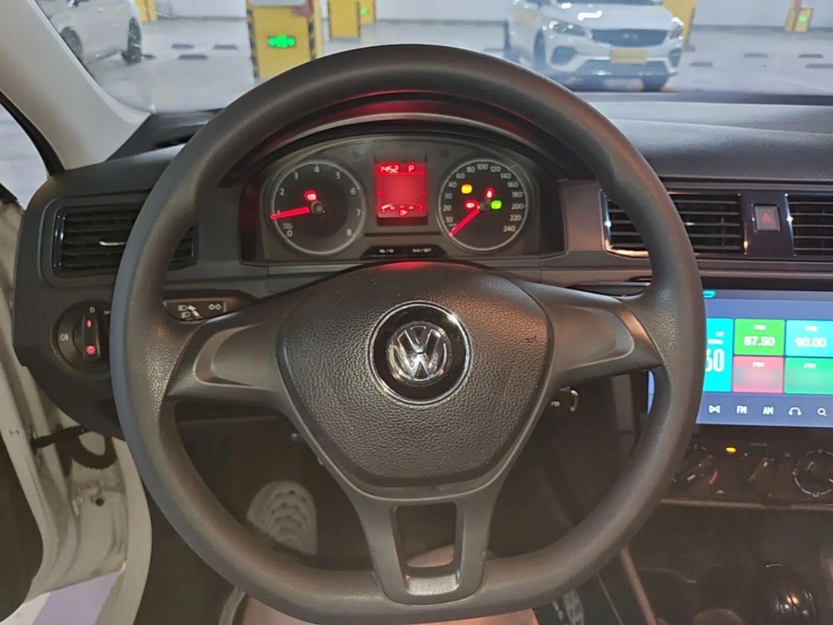 Volkswagen Santana 2016 1.6L Automatic Fashion Edition — миниатюра 13
