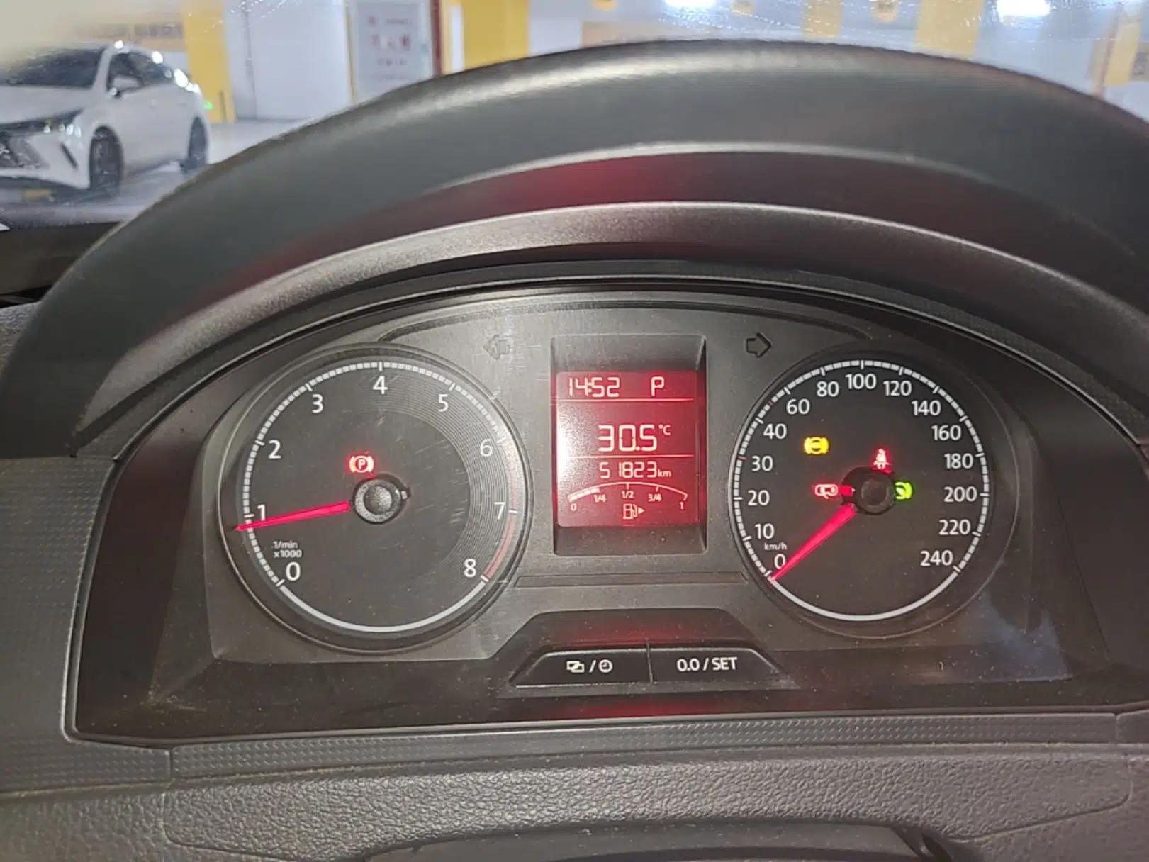 Volkswagen Santana 2016 1.6L Automatic Fashion Edition — миниатюра 14