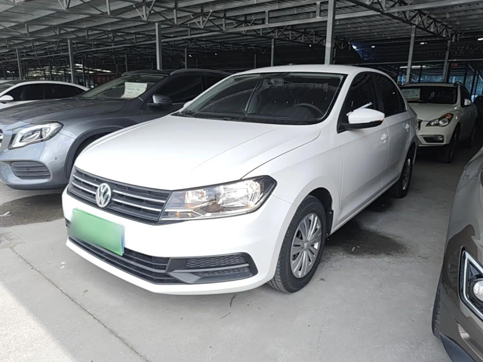 Volkswagen Santana 2018 1.5L Automatic Fashion Edition — миниатюра 1