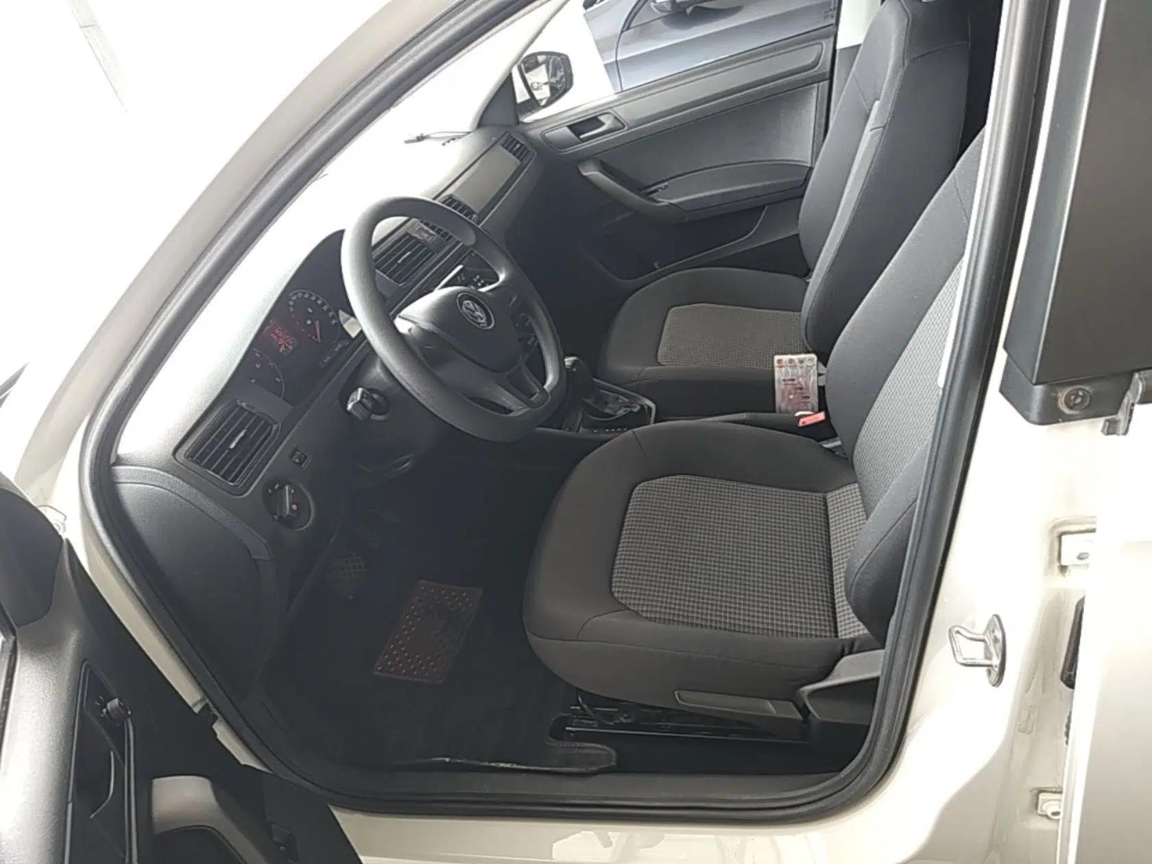 Volkswagen Santana 2018 1.5L Automatic Fashion Edition — миниатюра 17