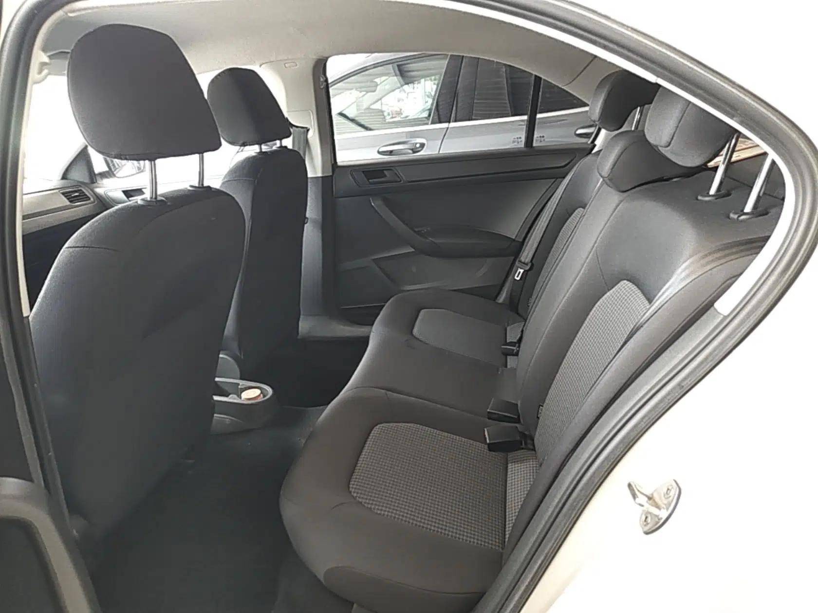 Volkswagen Santana 2018 1.5L Automatic Fashion Edition — миниатюра 20