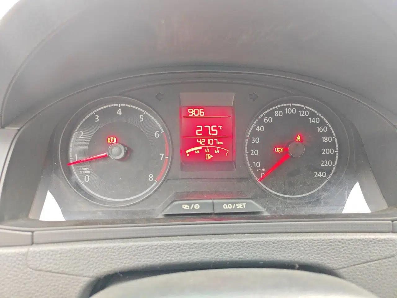 Volkswagen Santana 2018 1.5L Manual Fashion Edition — миниатюра 11