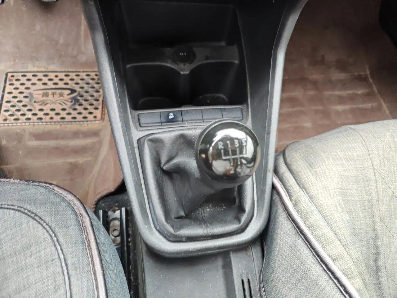 Volkswagen Santana 2018 1.5L Manual Fashion Edition — миниатюра 14