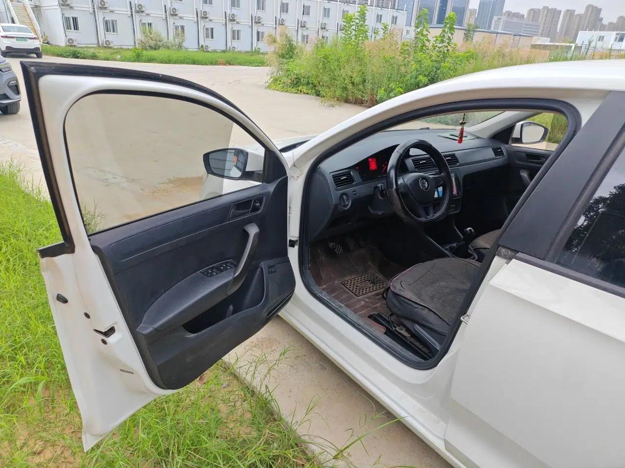 Volkswagen Santana 2018 1.5L Manual Fashion Edition — миниатюра 16