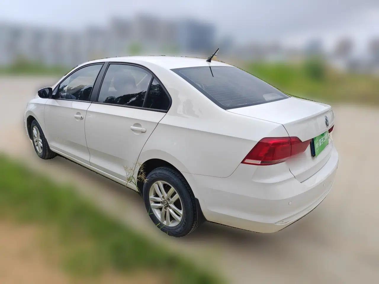 Volkswagen Santana 2018 1.5L Manual Fashion Edition — миниатюра 4
