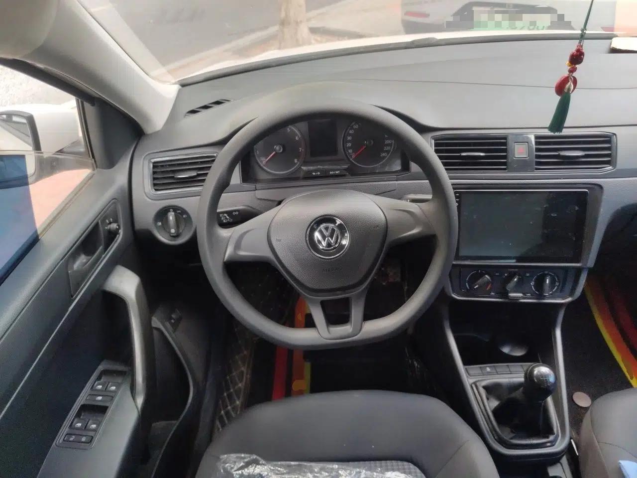 Volkswagen Santana 2018 1.5L Manual Fashion Edition — миниатюра 10