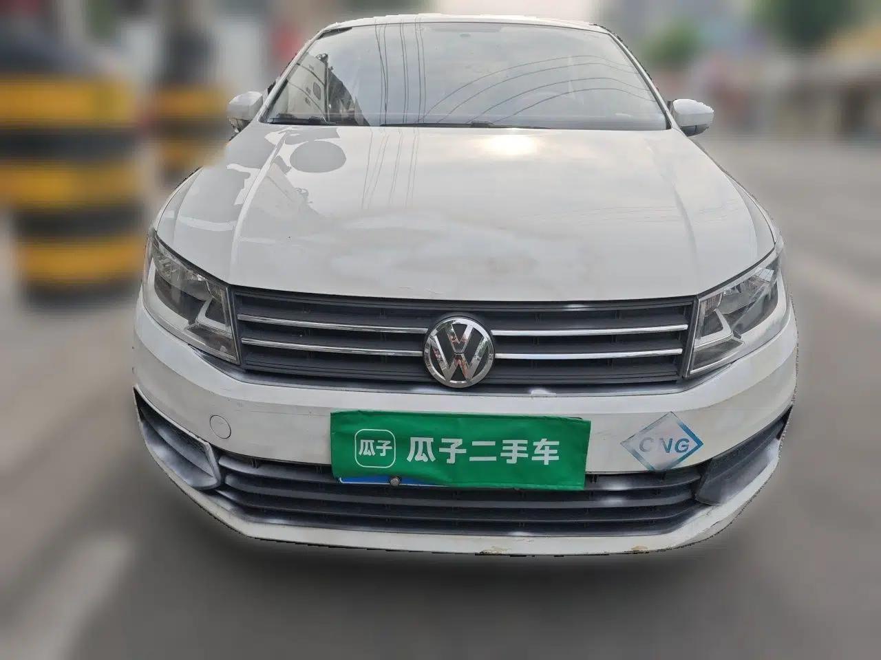Volkswagen Santana 2016 1.6L Manual Fashion Edition — миниатюра 2