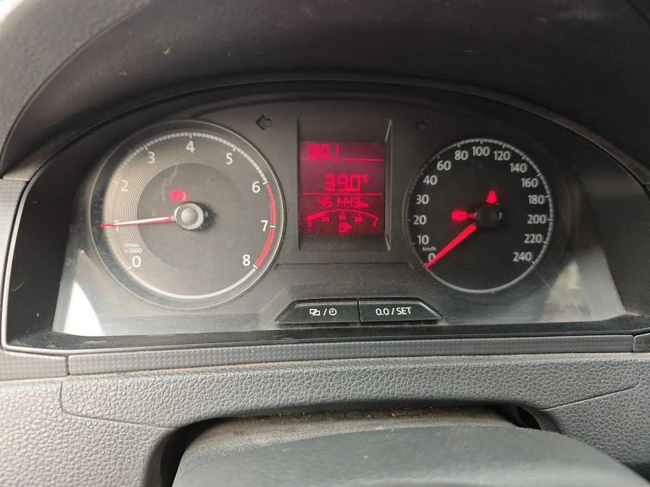 Volkswagen Santana 2016 1.6L Manual Fashion Edition — миниатюра 11