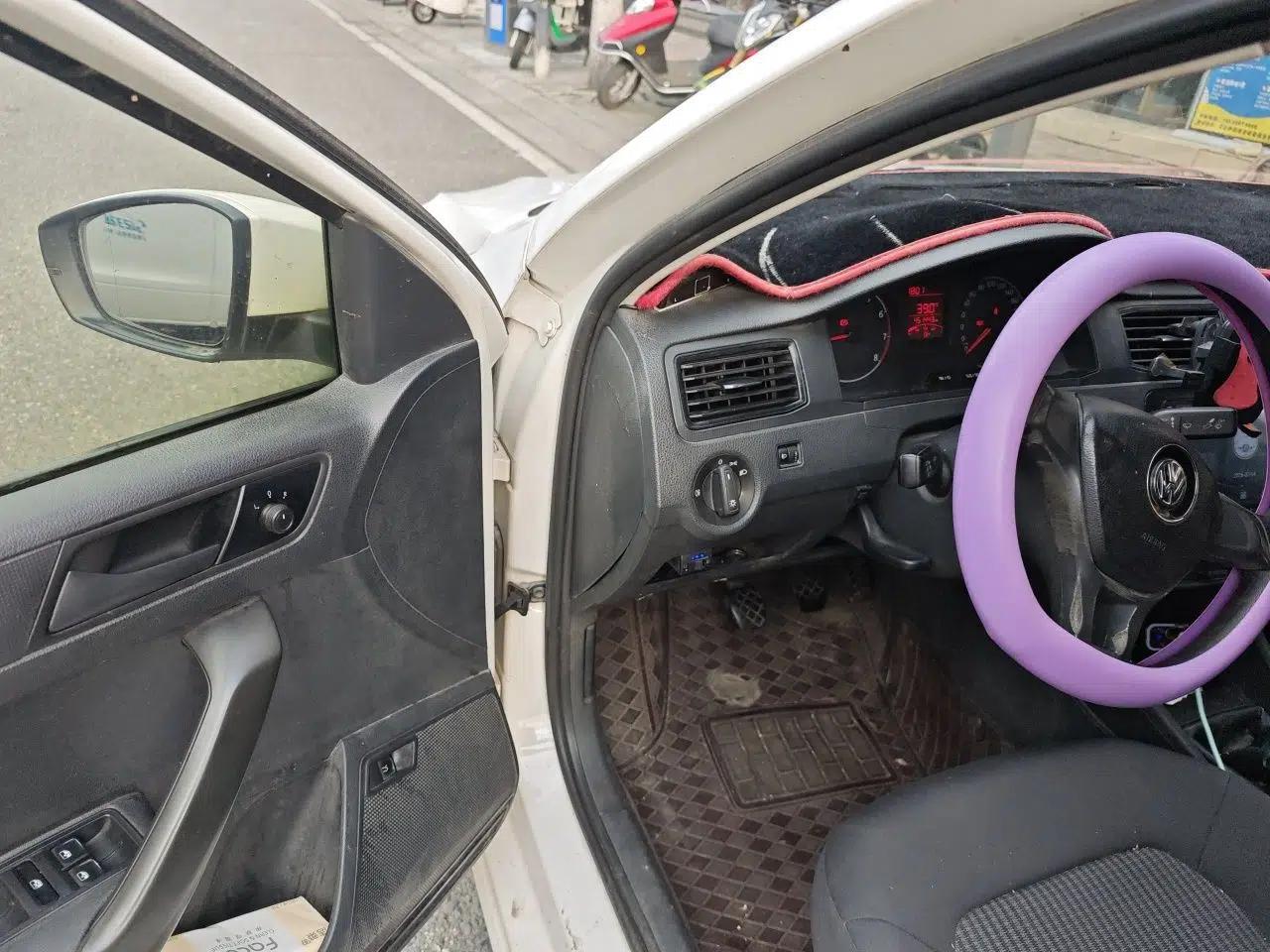 Volkswagen Santana 2016 1.6L Manual Fashion Edition — миниатюра 16
