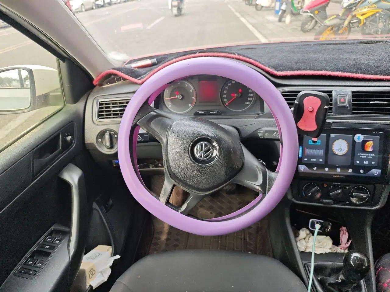 Volkswagen Santana 2016 1.6L Manual Fashion Edition — миниатюра 10