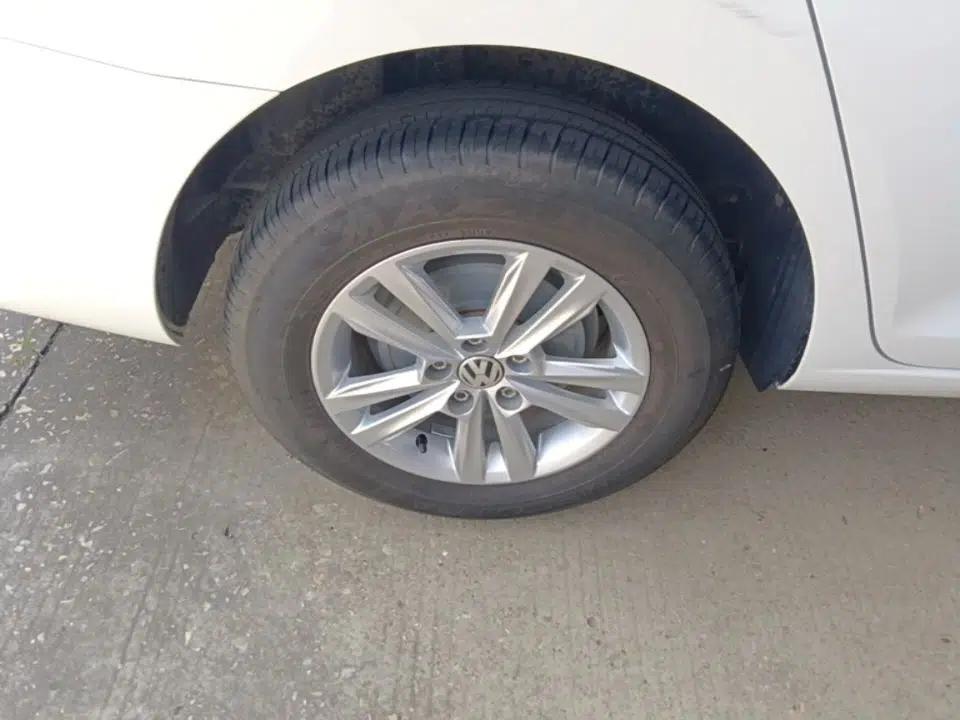 Volkswagen Santana 2021 1.5L Automatic Fashion Edition — миниатюра 11