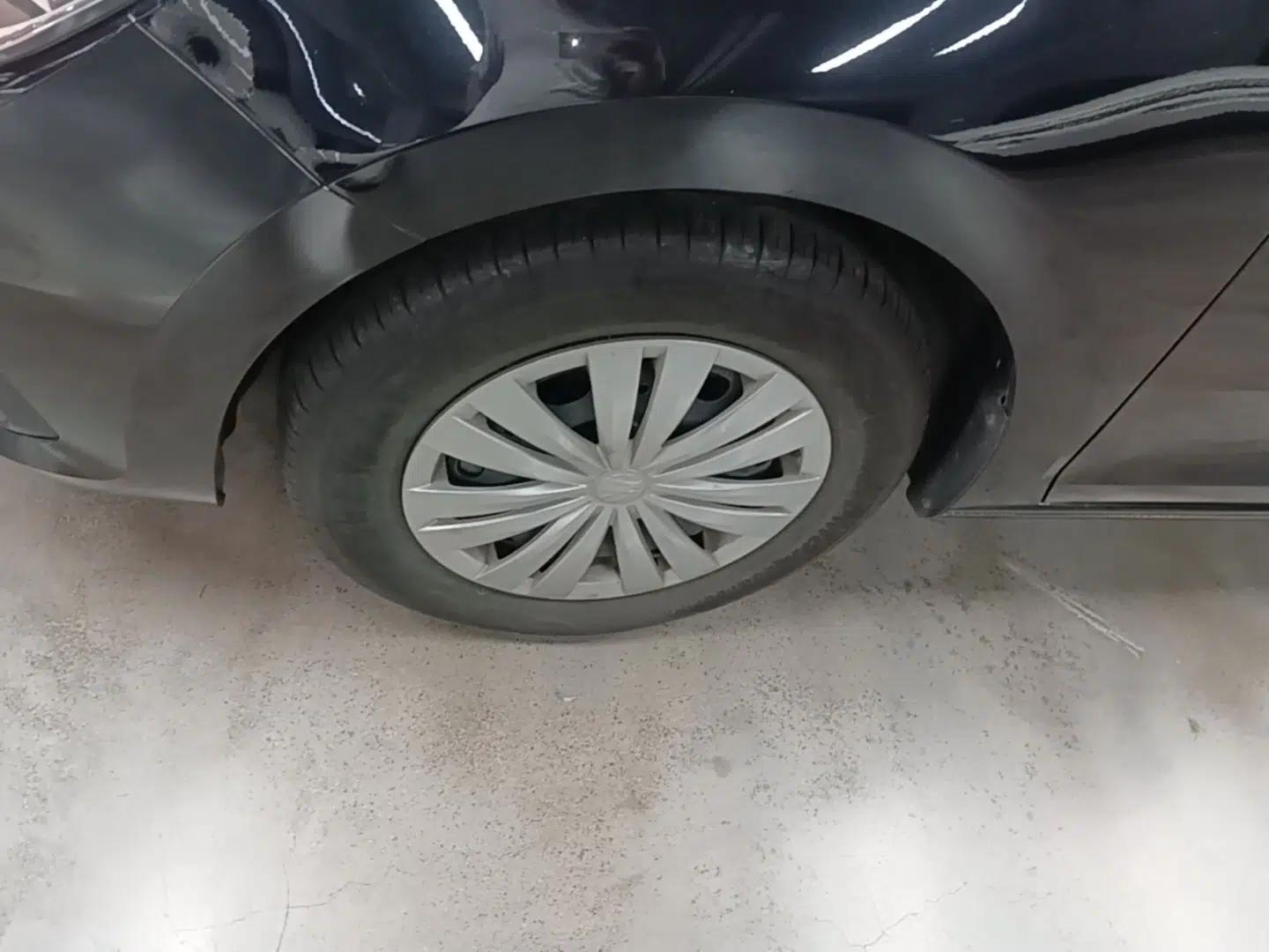 Volkswagen Santana 2021 1.5L Automatic Fashion Edition — миниатюра 15