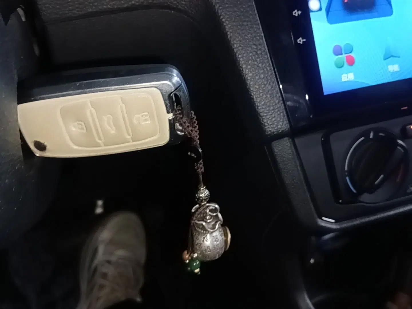 Volkswagen Santana 2021 1.5L Automatic Fashion Edition — миниатюра 28