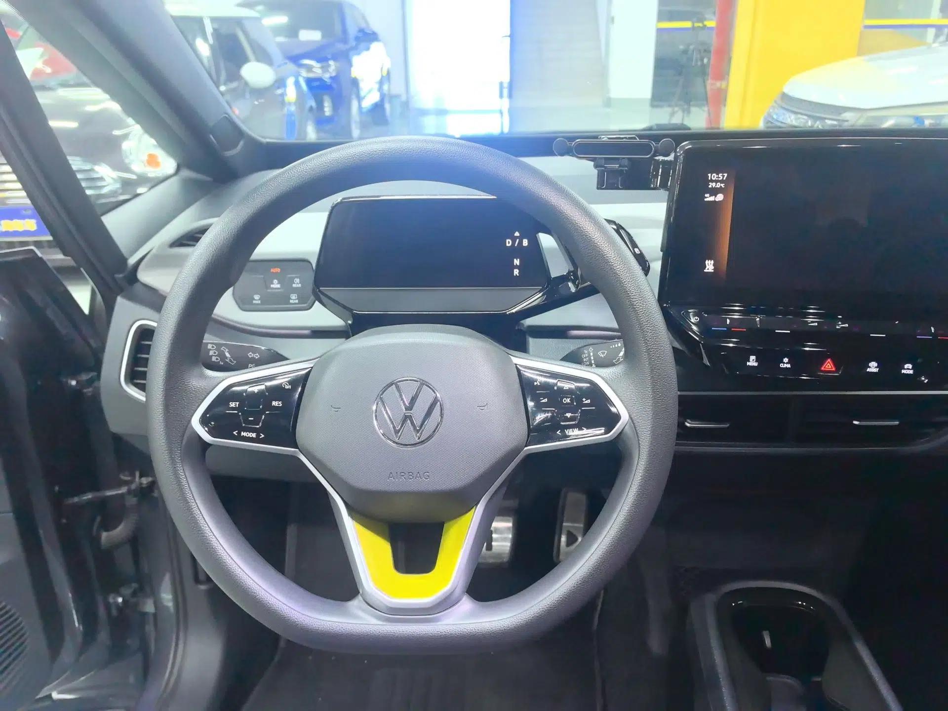Volkswagen ID.3 2023 Pure Smart Edition — миниатюра 7