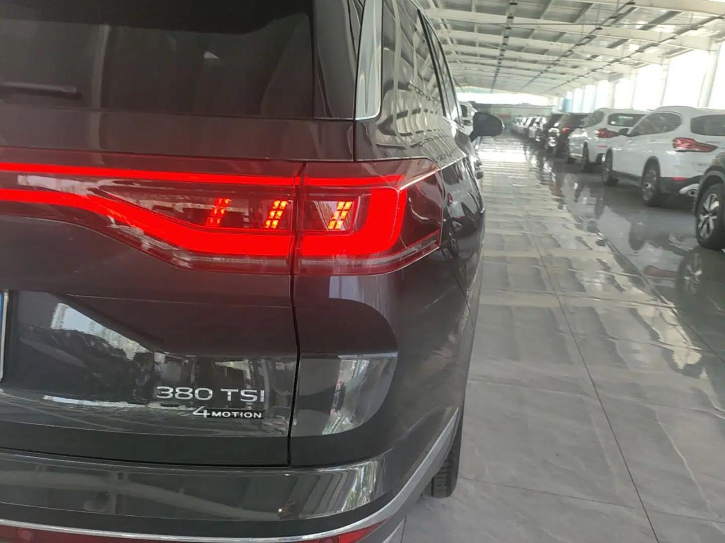 Volkswagen Talagon 2023 Facelift 380TSI All-Wheel-Drive Luxury Jiajing Pro 6-Seater — миниатюра 9
