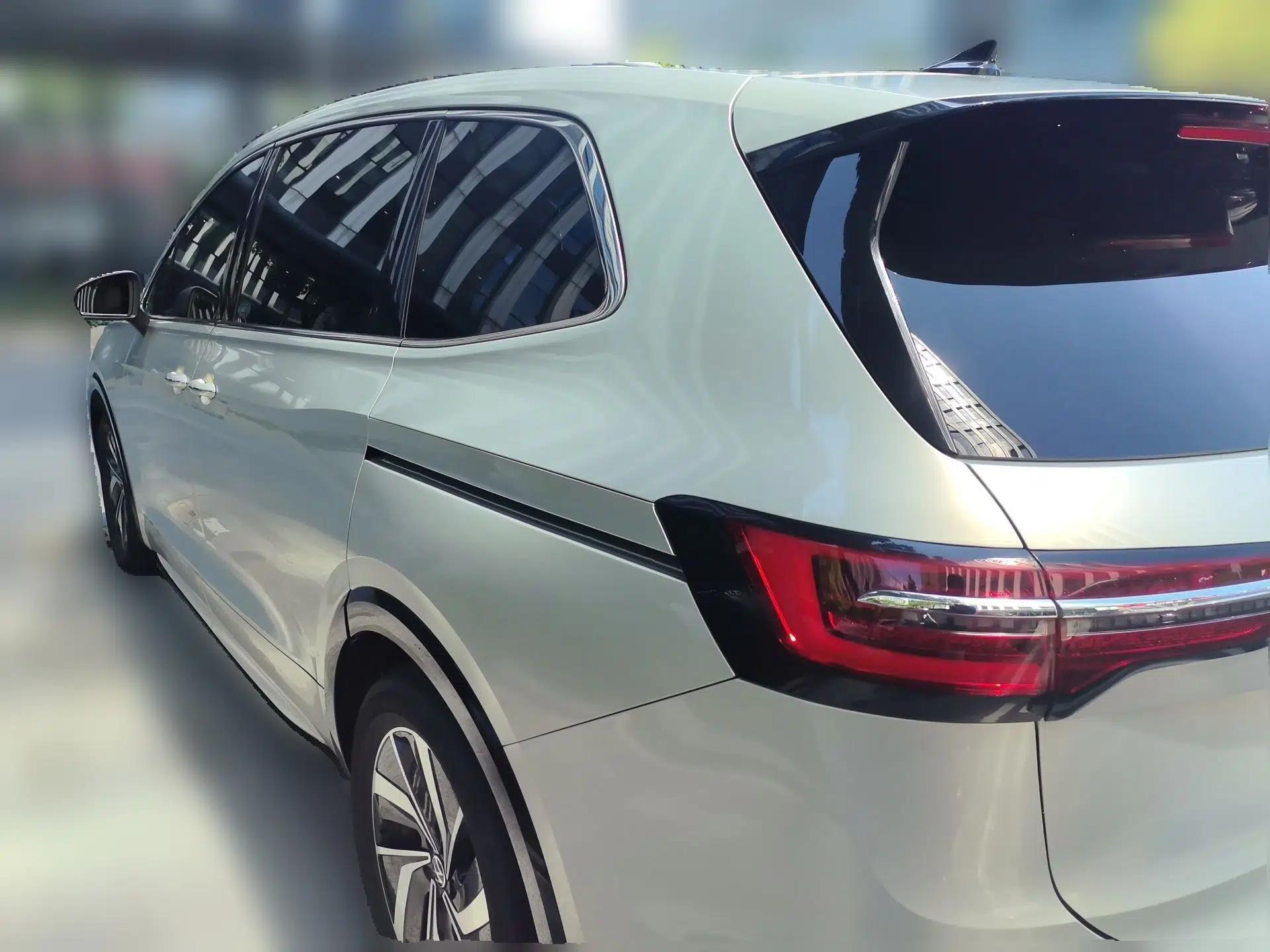 Volkswagen Viloran 2022 330TSI Luxury Edition — миниатюра 4