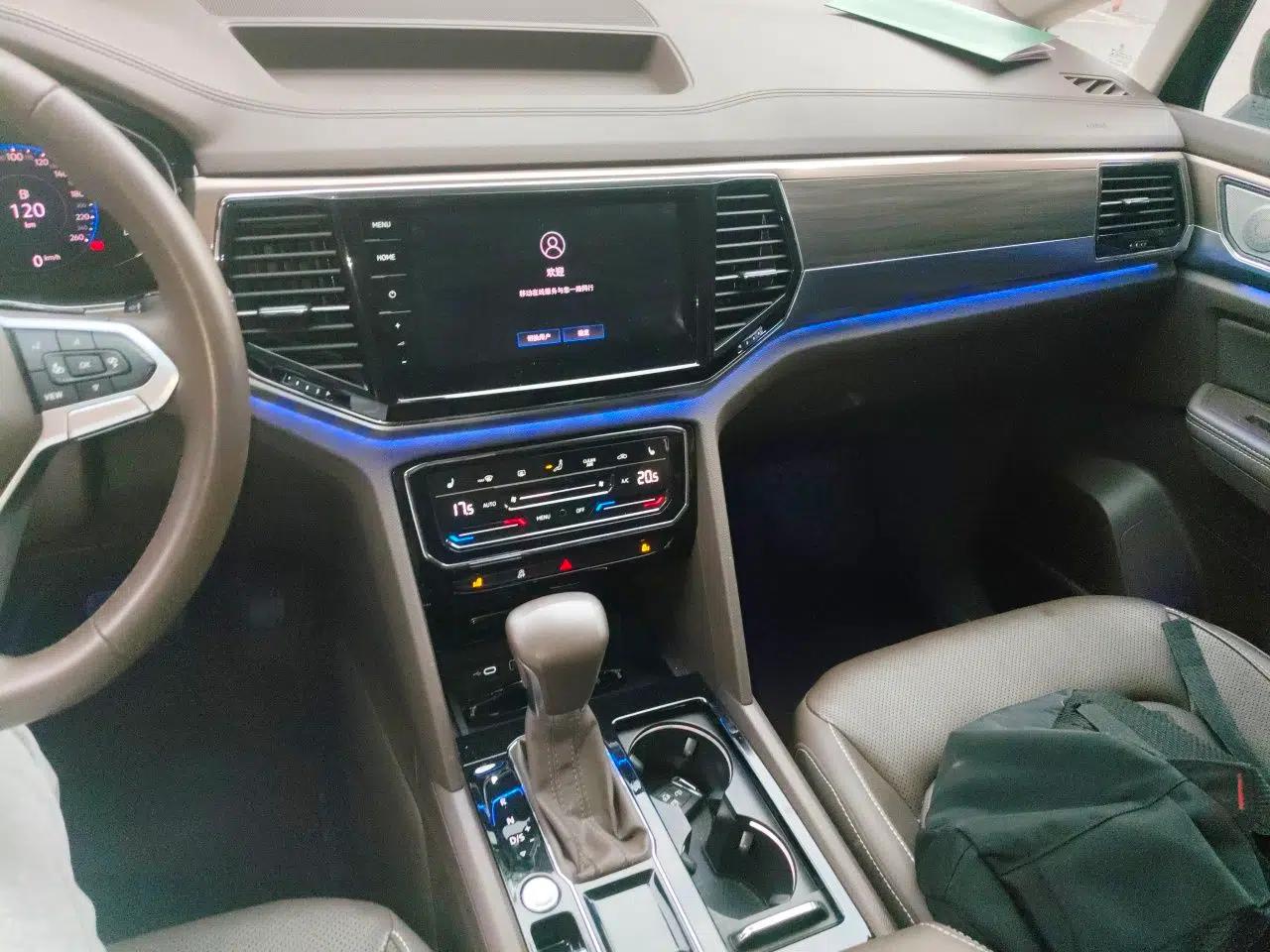 Volkswagen Viloran 2020 330TSI Luxury Edition — миниатюра 13