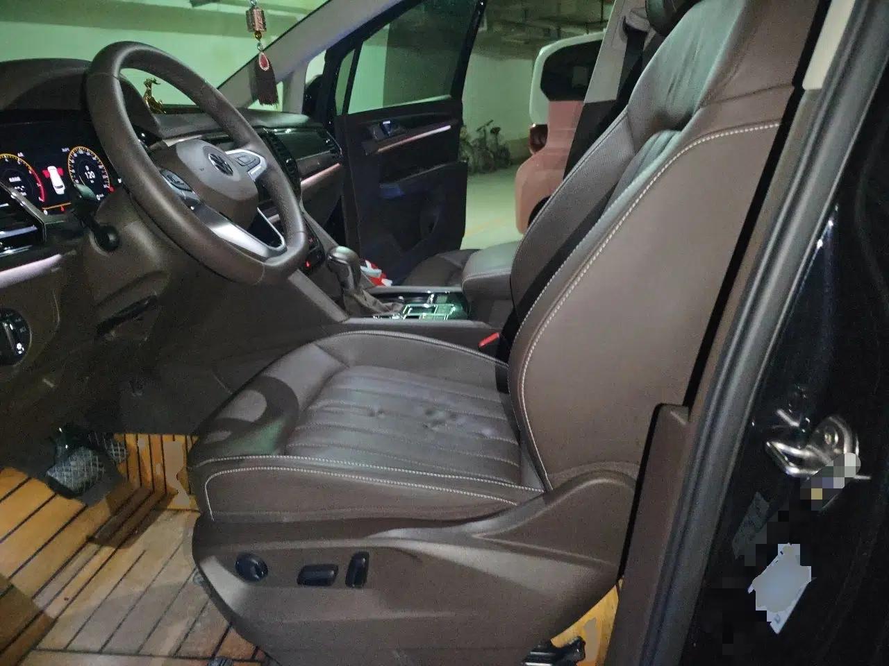 Volkswagen Viloran 2020 330TSI Luxury Edition — миниатюра 15