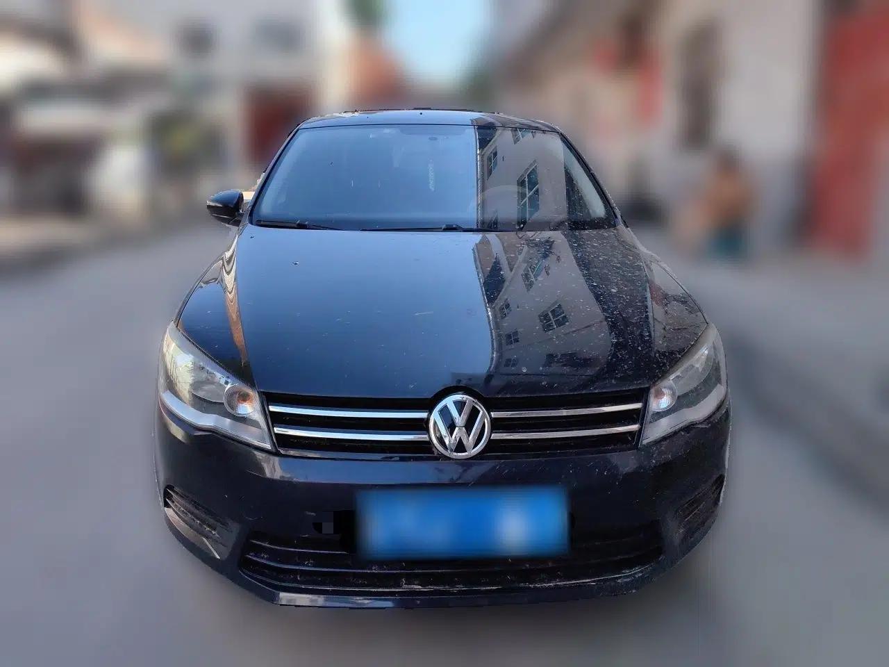 Volkswagen Jetta 2015 Value Edition 1.6L Manual Fashionable Style — миниатюра 2