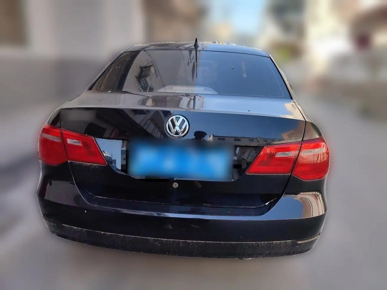 Volkswagen Jetta 2015 Value Edition 1.6L Manual Fashionable Style — миниатюра 5