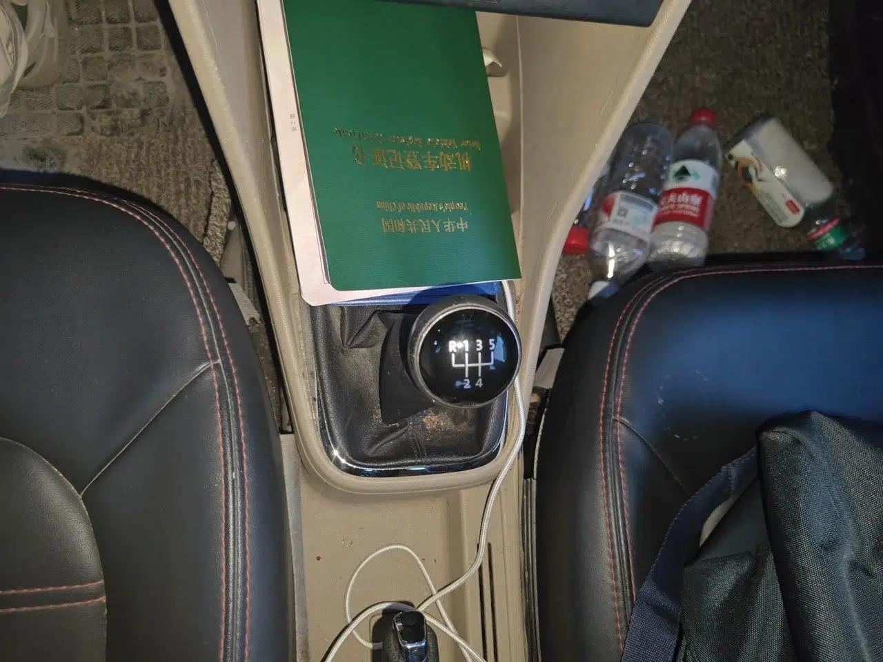 Volkswagen Jetta 2015 1.6L Manual Comfort Model — миниатюра 14