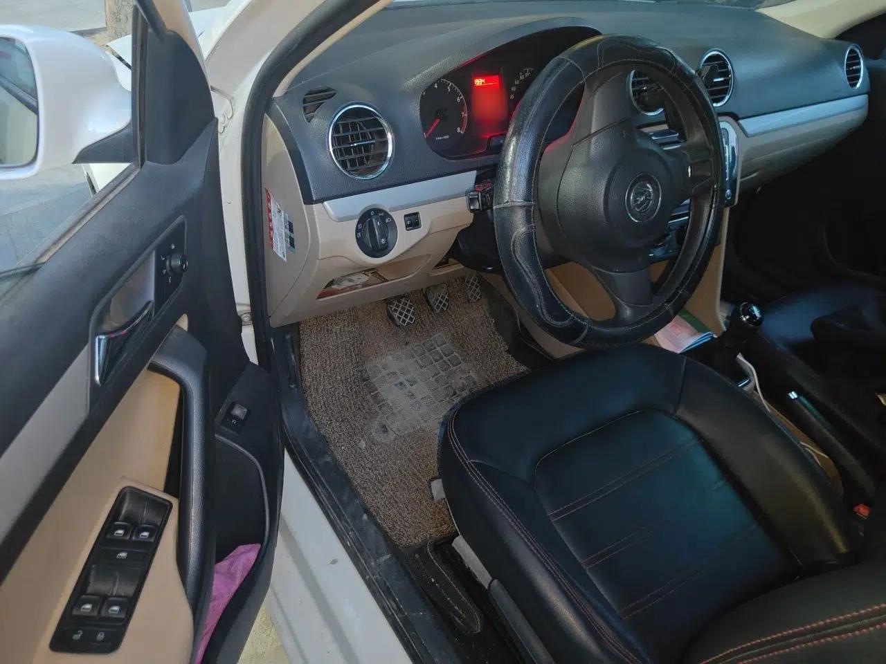 Volkswagen Jetta 2015 1.6L Manual Comfort Model — миниатюра 16