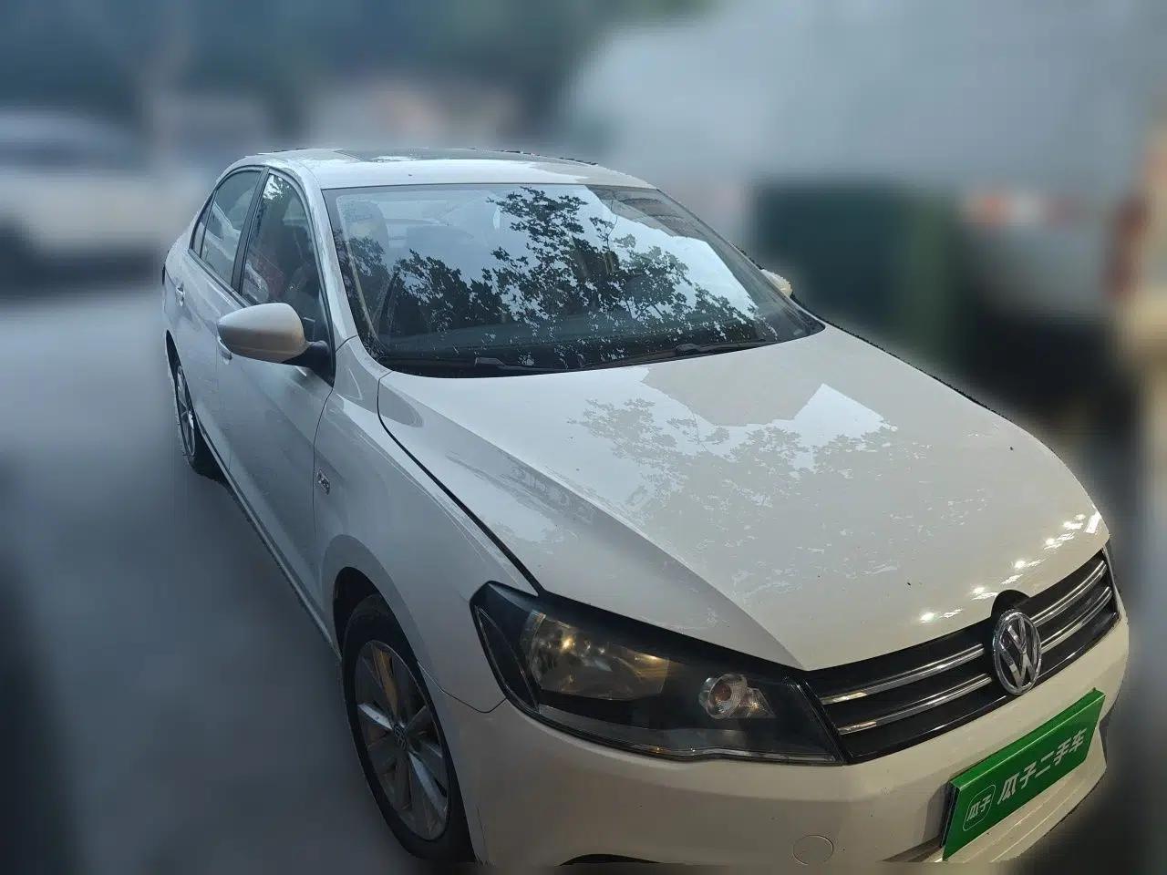 Volkswagen Jetta 2015 1.6L Manual Comfort Model — миниатюра 3
