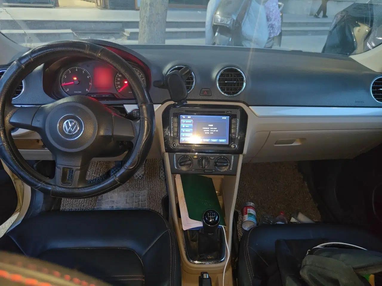 Volkswagen Jetta 2015 1.6L Manual Comfort Model — миниатюра 9