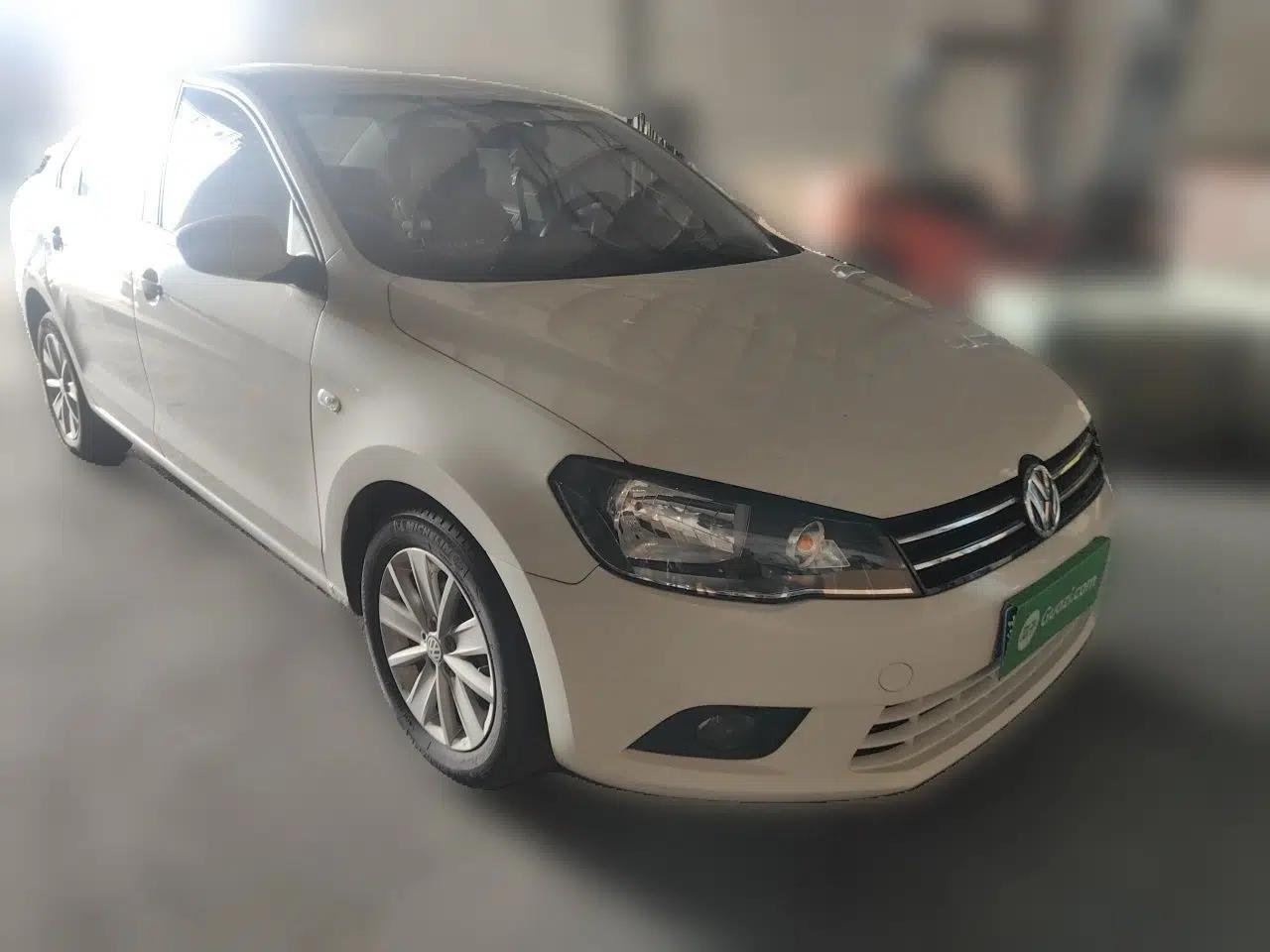 Volkswagen Jetta 2013 1.4L Manual Comfort Model — миниатюра 3