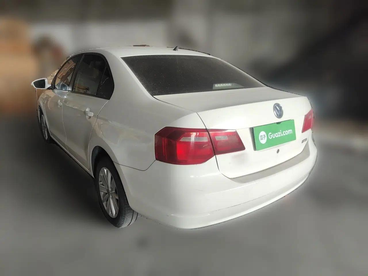Volkswagen Jetta 2013 1.4L Manual Comfort Model — миниатюра 4