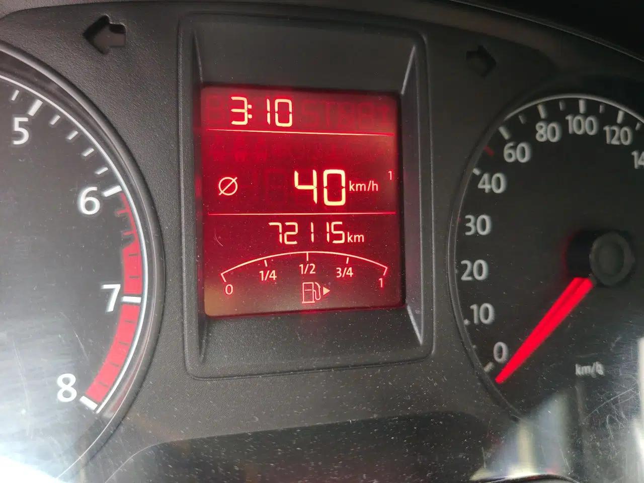 Volkswagen Jetta 2013 1.4L Manual Comfort Model — миниатюра 12
