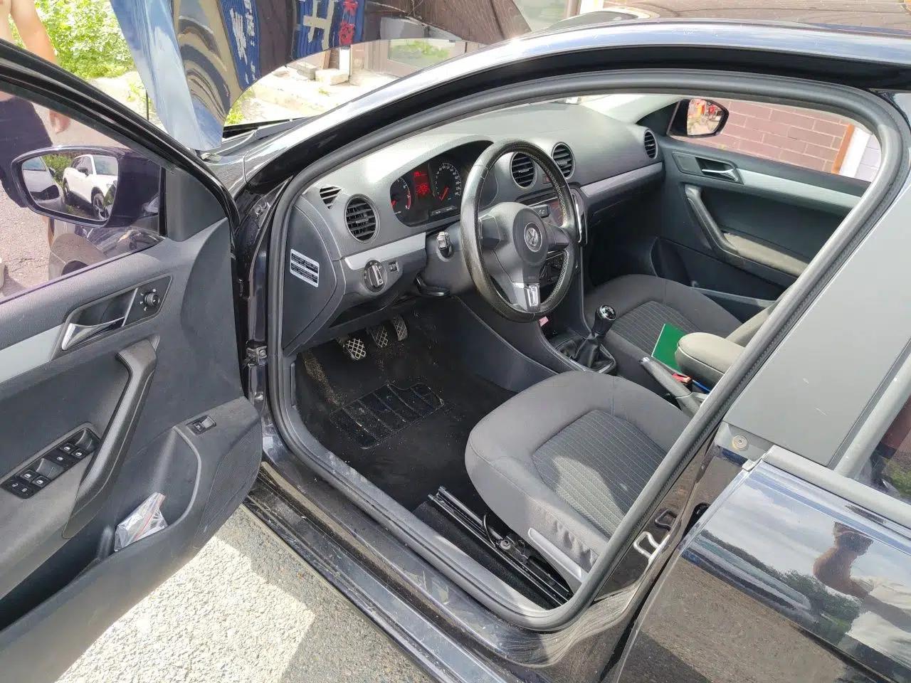 Volkswagen Jetta 2013 1.4L Manual Comfort Model — миниатюра 16