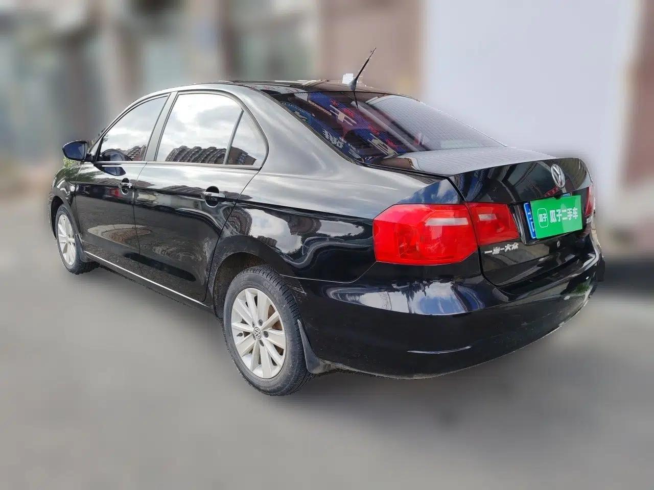 Volkswagen Jetta 2013 1.4L Manual Comfort Model — миниатюра 4