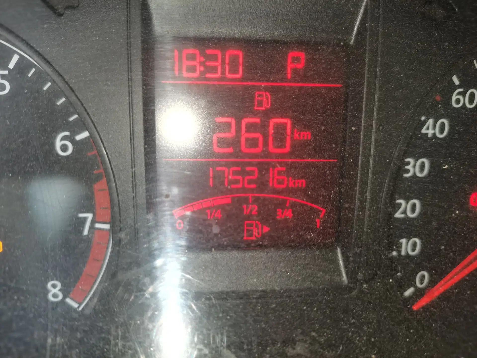 Volkswagen Jetta 2013 1.6L Automatic Comfort Model — миниатюра 12