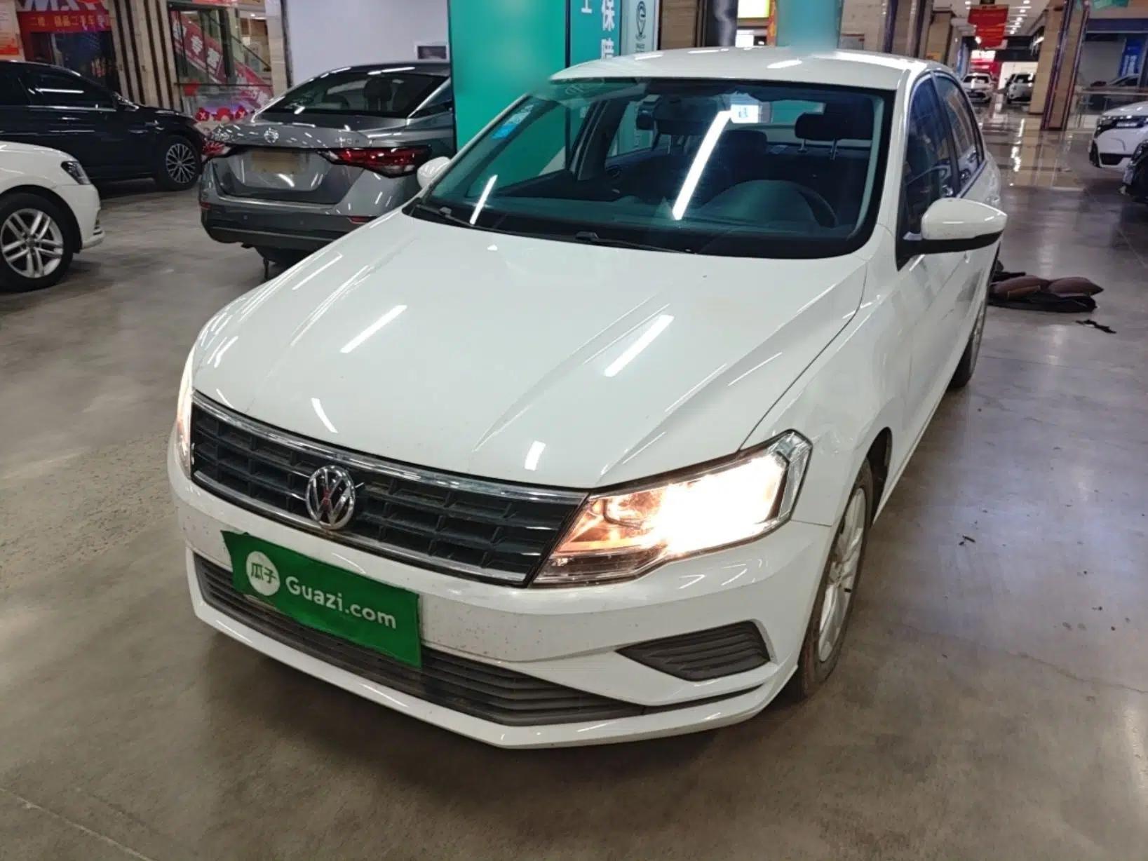 Volkswagen Jetta 2019 Dream Edition 1.4L Manual Fashion Version — миниатюра 1