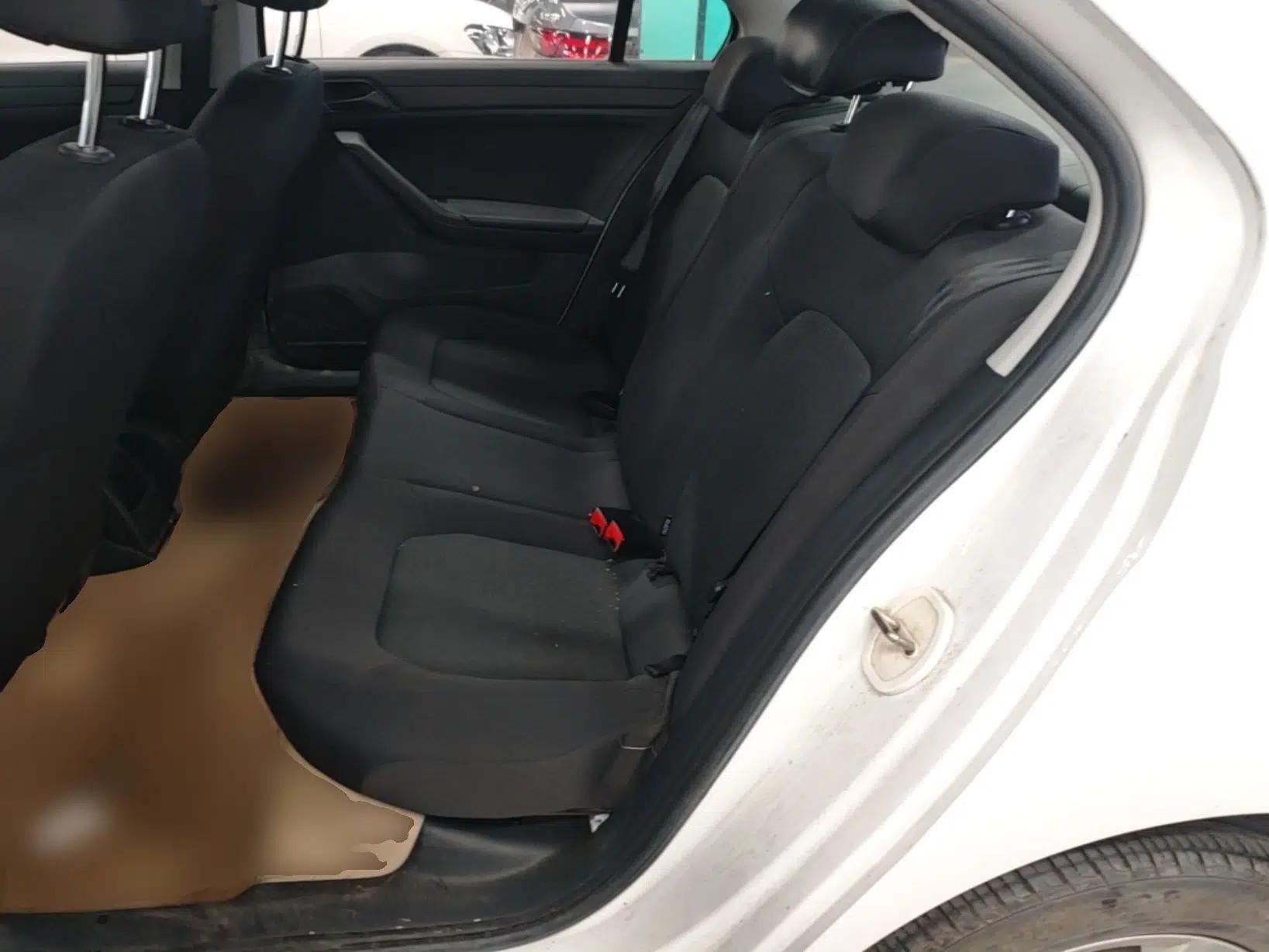 Volkswagen Jetta 2019 Dream Edition 1.4L Manual Fashion Version — миниатюра 20