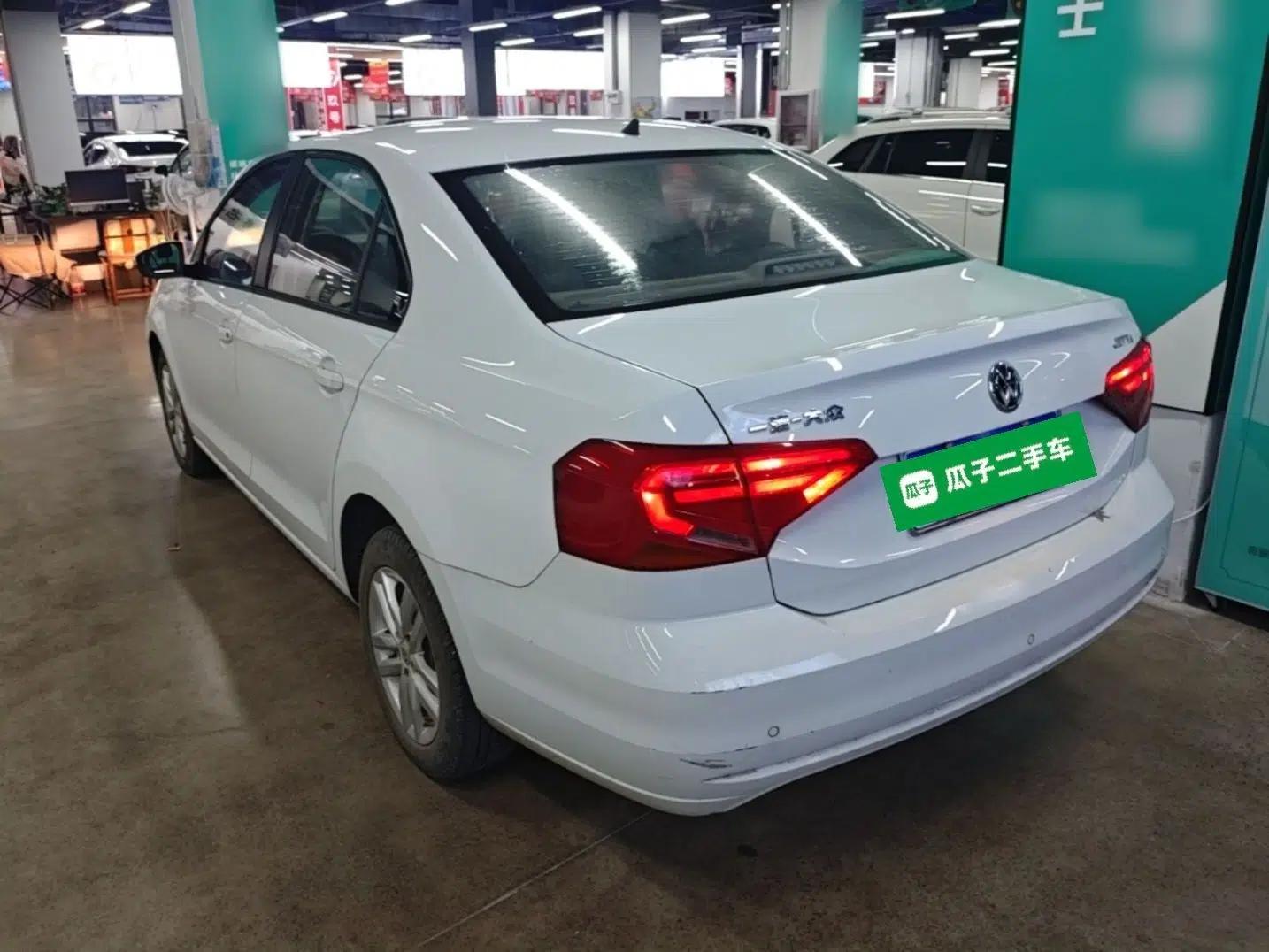 Volkswagen Jetta 2019 Dream Edition 1.4L Manual Fashion Version — миниатюра 4