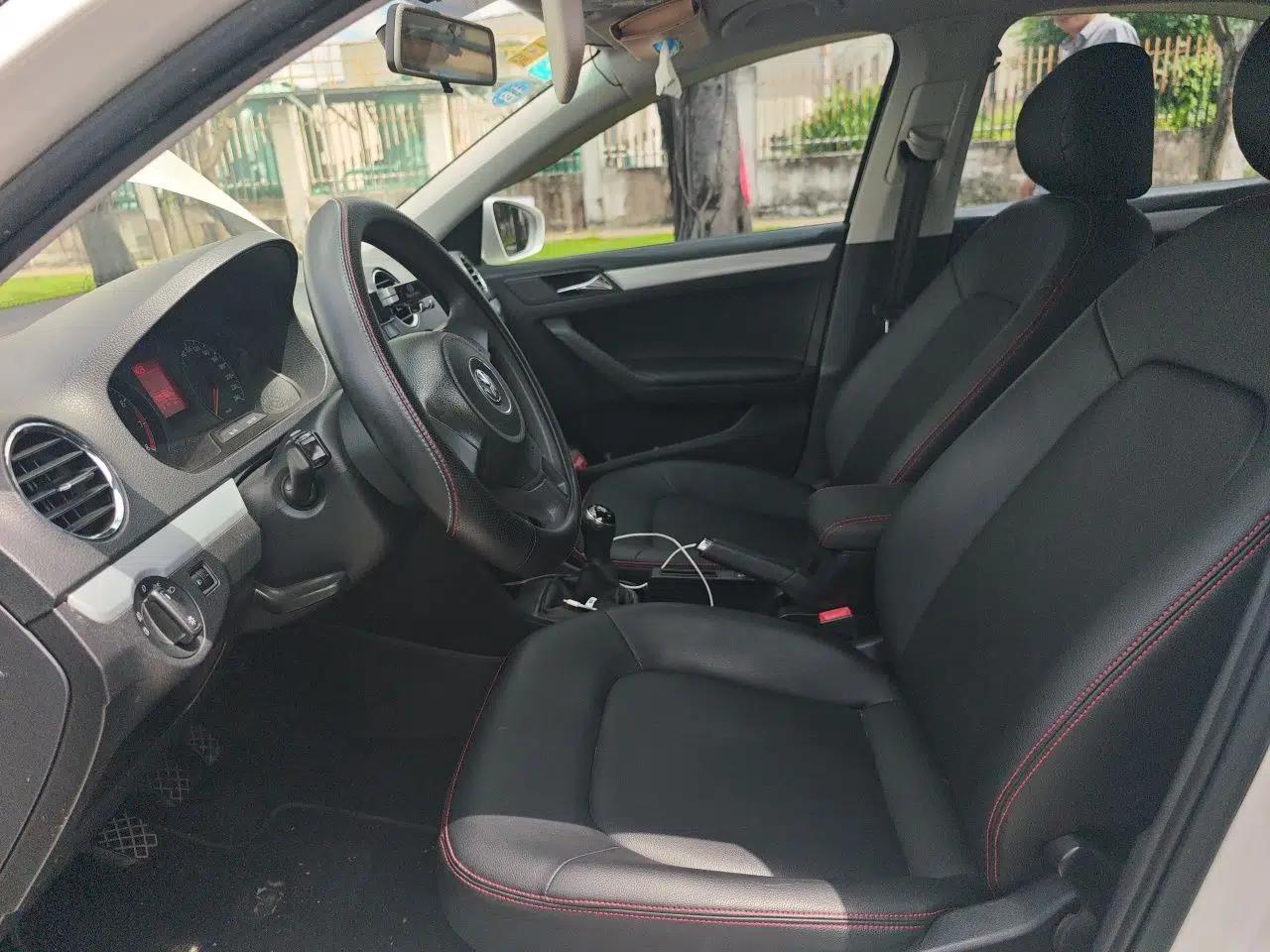 Volkswagen Jetta 2015 1.6L Manual Comfort Model — миниатюра 15