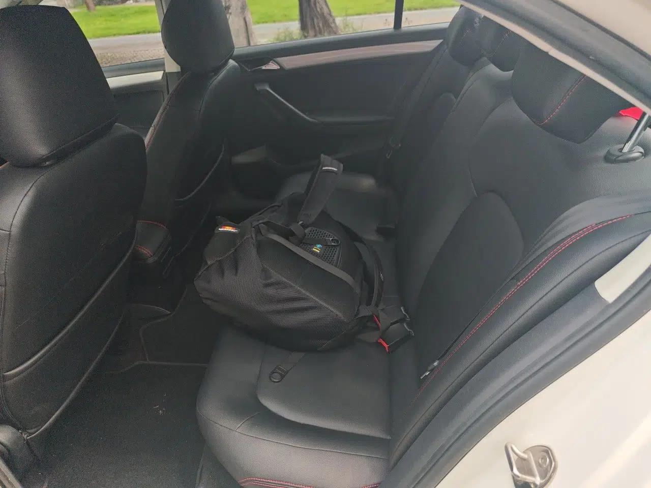 Volkswagen Jetta 2015 1.6L Manual Comfort Model — миниатюра 17
