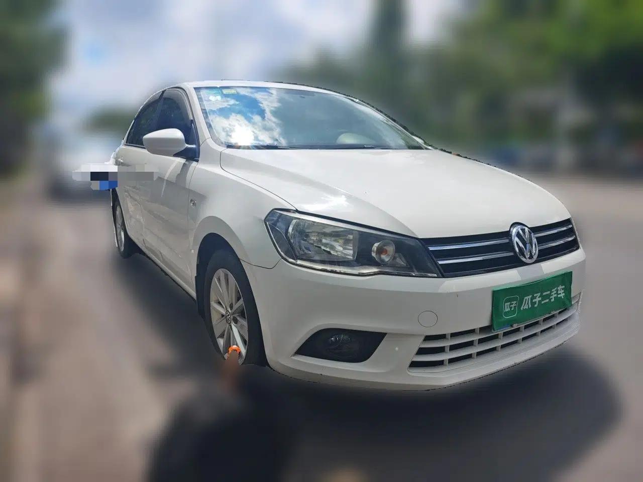 Volkswagen Jetta 2015 1.6L Manual Comfort Model — миниатюра 3
