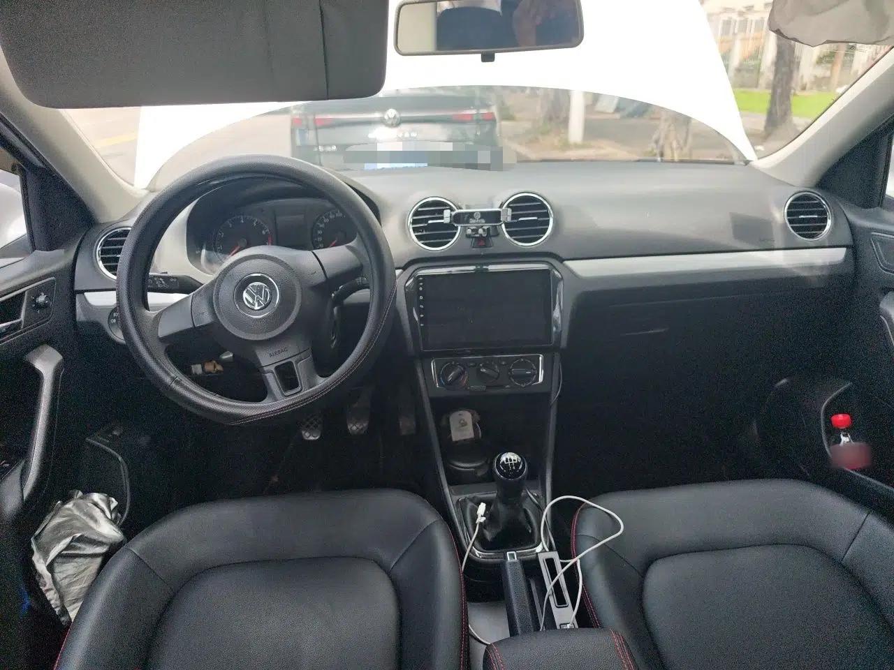 Volkswagen Jetta 2015 1.6L Manual Comfort Model — миниатюра 9