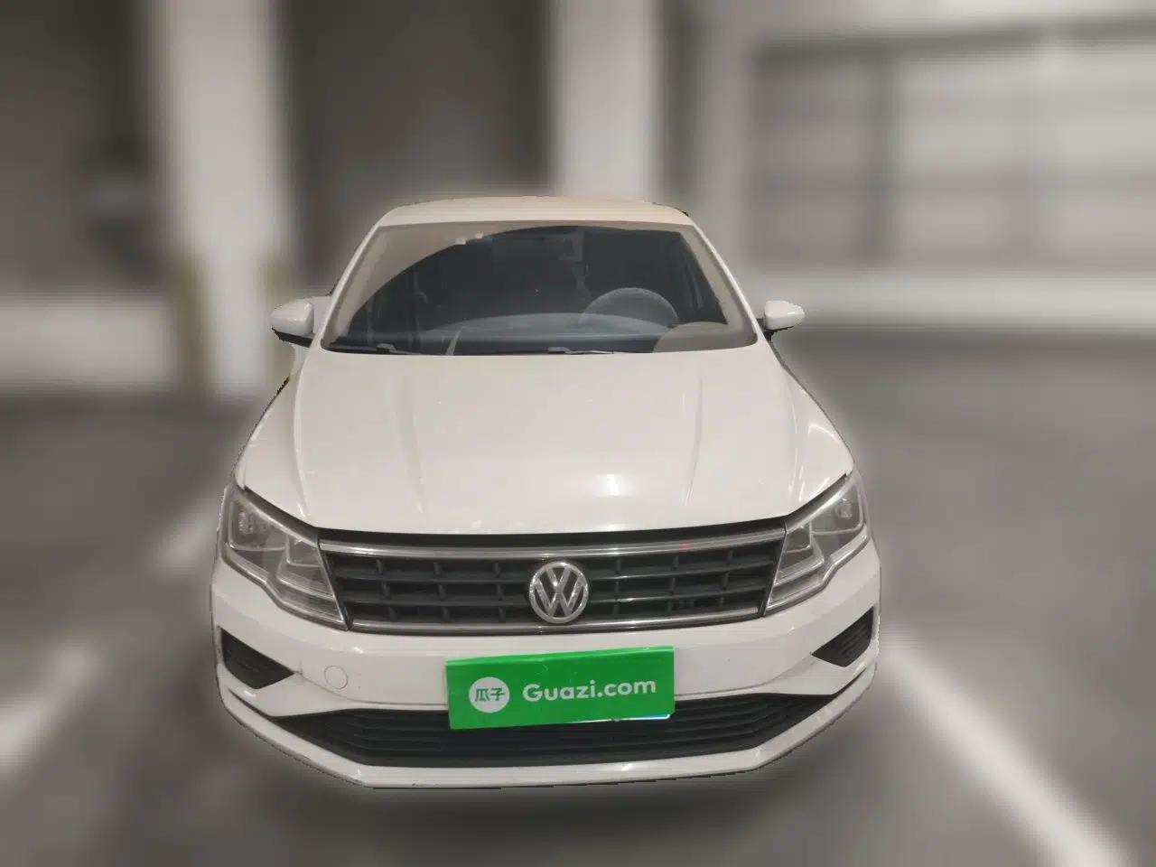 Volkswagen Jetta 2017 1.4L Manual Fashion Edition — миниатюра 2