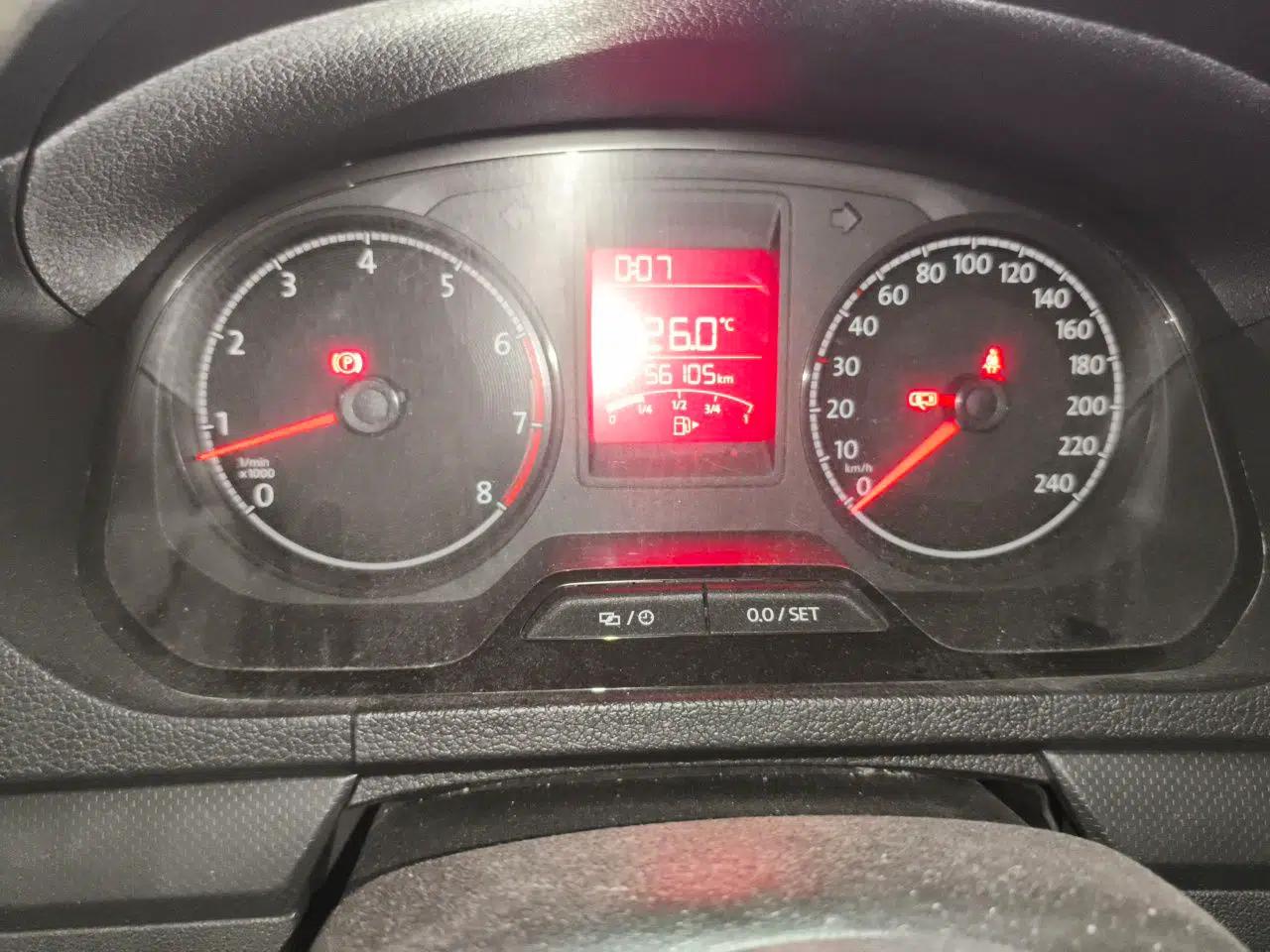 Volkswagen Jetta 2017 1.4L Manual Fashion Edition — миниатюра 11