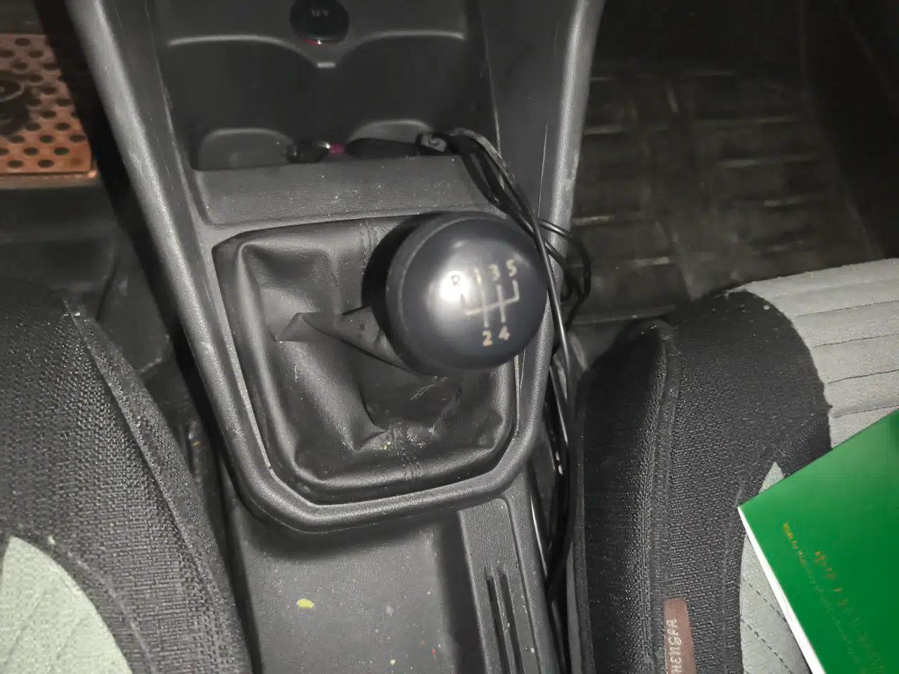Volkswagen Jetta 2017 1.4L Manual Fashion Edition — миниатюра 14
